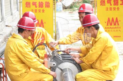 浅谈燃气工程中PE管道带压开孔与封堵